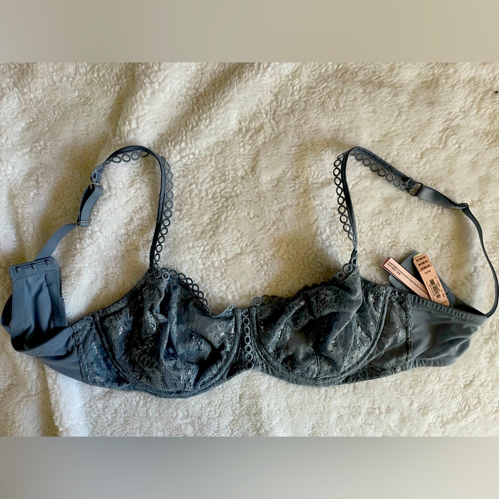 Victoria secret bra 36DD